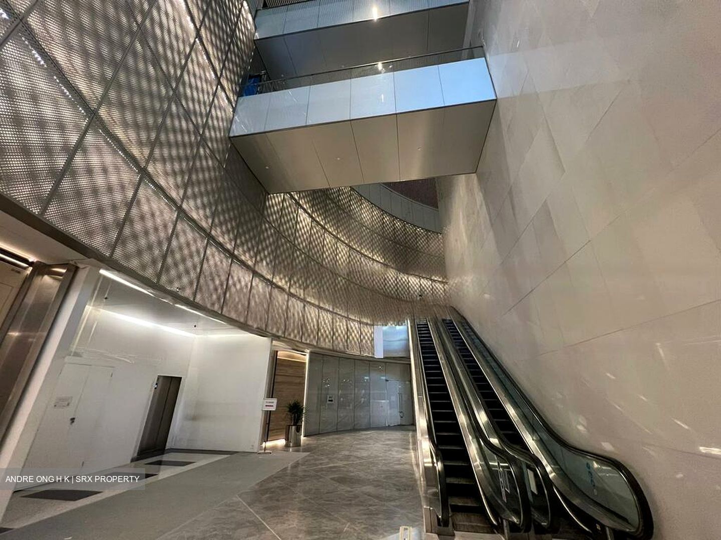 Singapore Land Tower (D1), Office #469266161